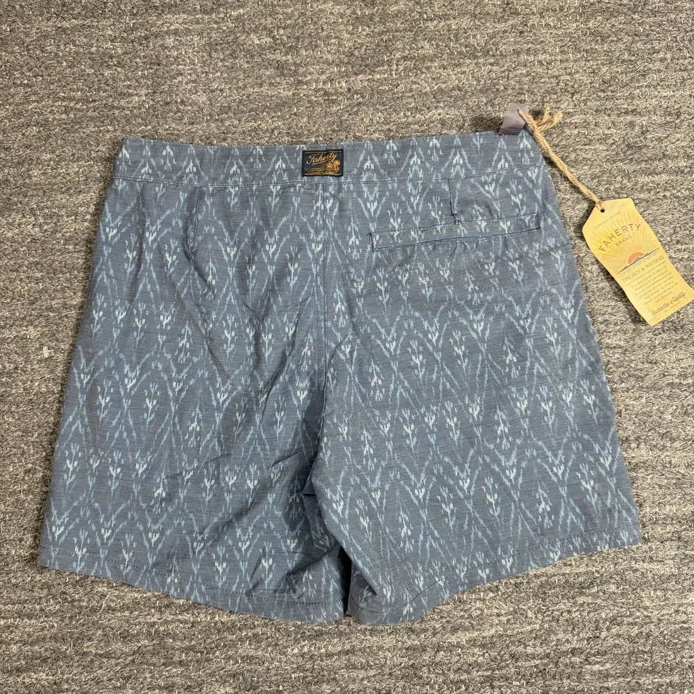 Faherty Boardshorts Men 28 Blue Biarritz Atlantic Waves Ikat 6